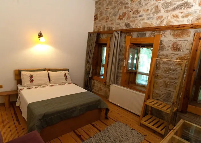 Mogla Tashan Hotel 3*