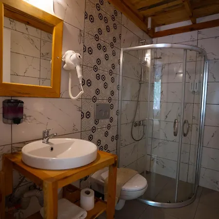 Mogla Tashan Szálloda 3*