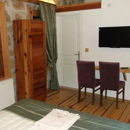 Mogla Tashan Szálloda 3*
